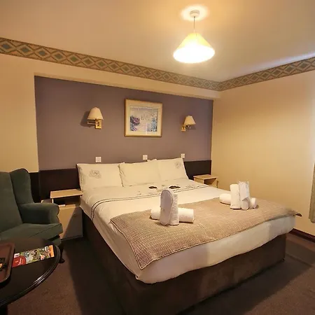 Commercial And Tourist Hotel