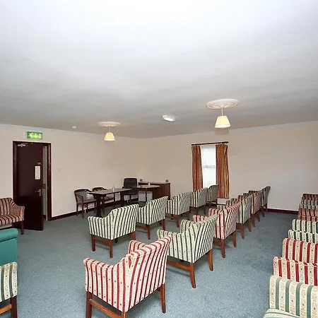 Szálloda Commercial And Tourist